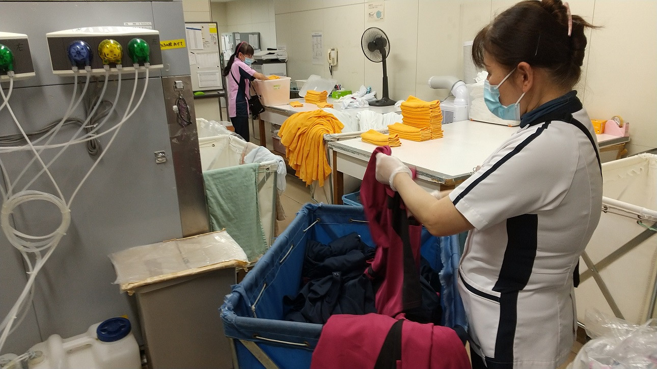 徳島市民病院内で使用するリネン類の洗濯・たたみ、リネン類の各部署への納品・回収
（ID：38970）の求人画像１