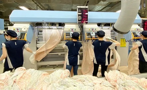 クリーニング工場での洗濯物の仕上げ業務（ID：41690）の求人画像１
